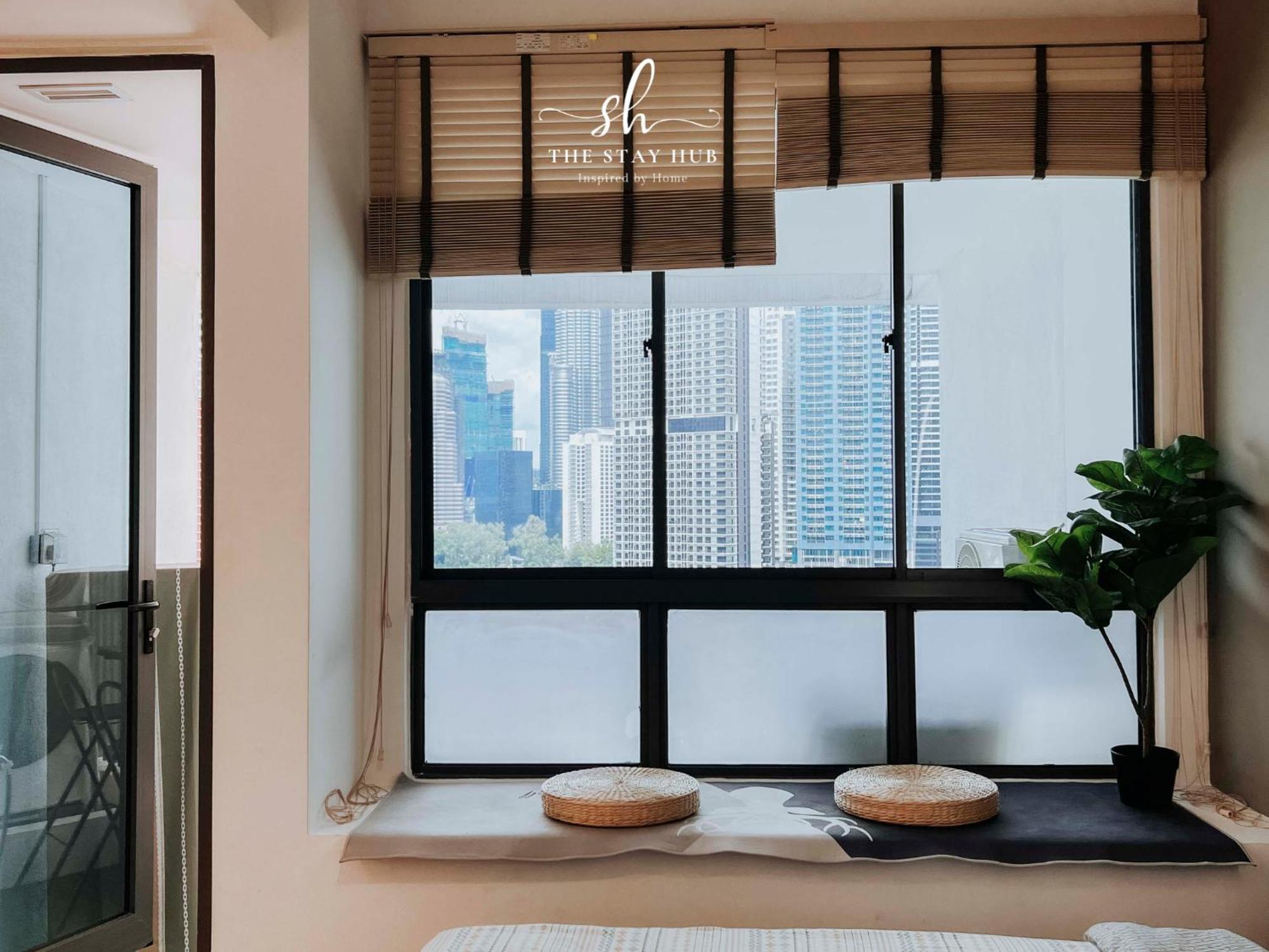 The Luxe Klcc View Sky Pool Apartment Kuala Lumpur Bagian luar foto