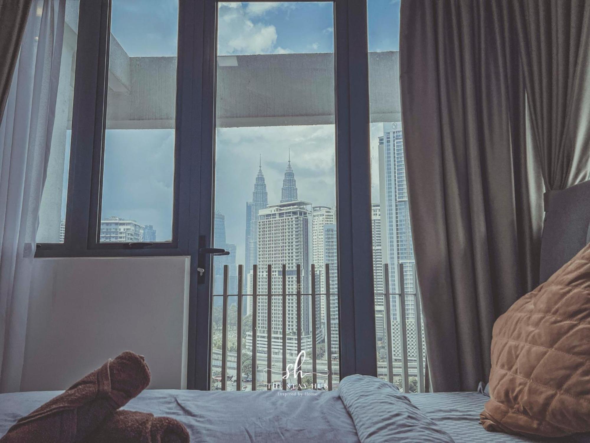 The Luxe Klcc View Sky Pool Apartment Kuala Lumpur Bagian luar foto