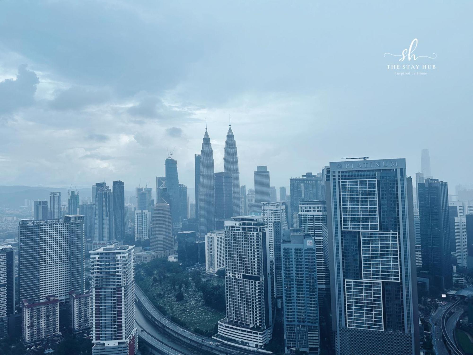 The Luxe Klcc View Sky Pool Apartment Kuala Lumpur Bagian luar foto