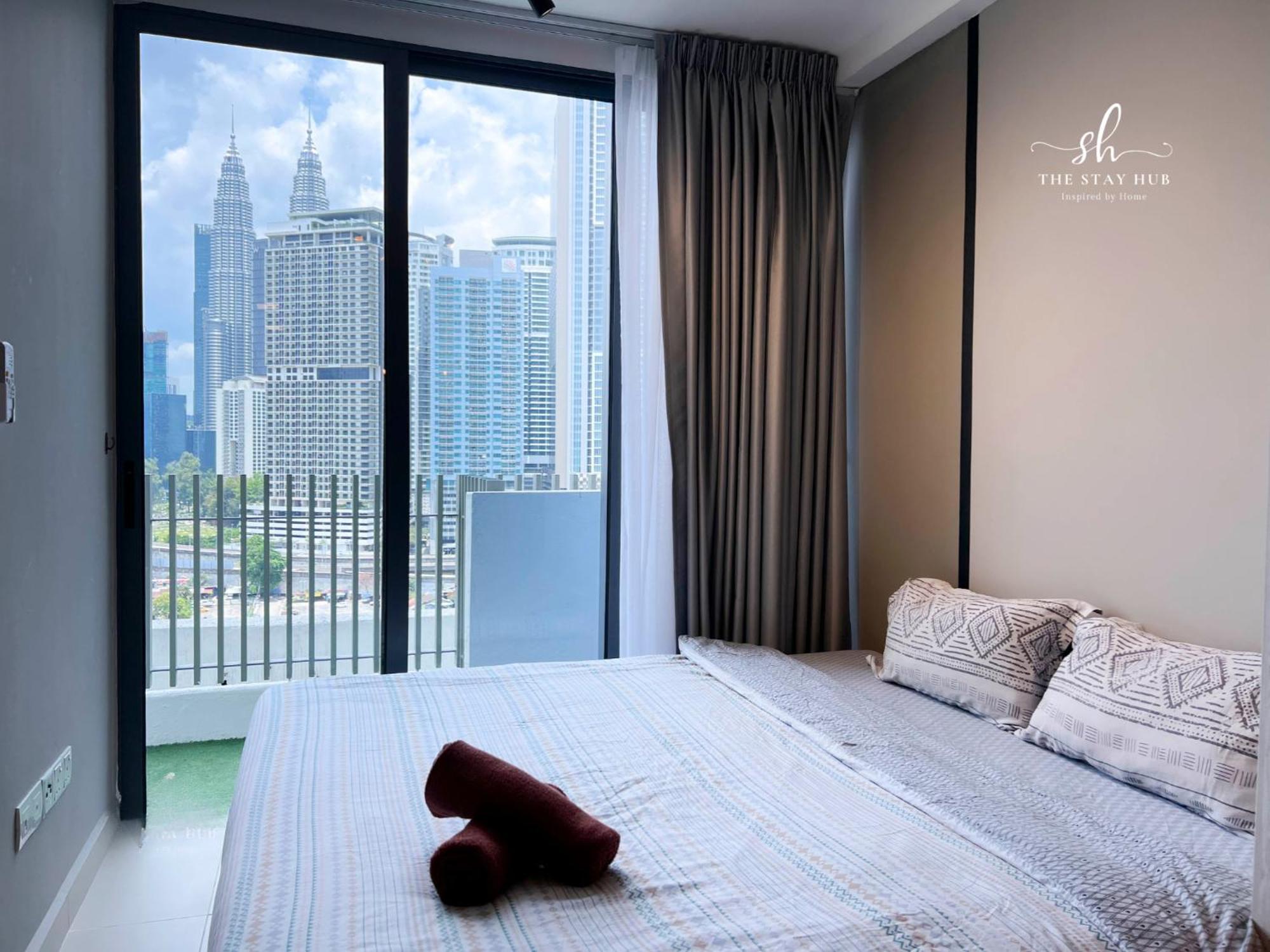 The Luxe Klcc View Sky Pool Apartment Kuala Lumpur Bagian luar foto