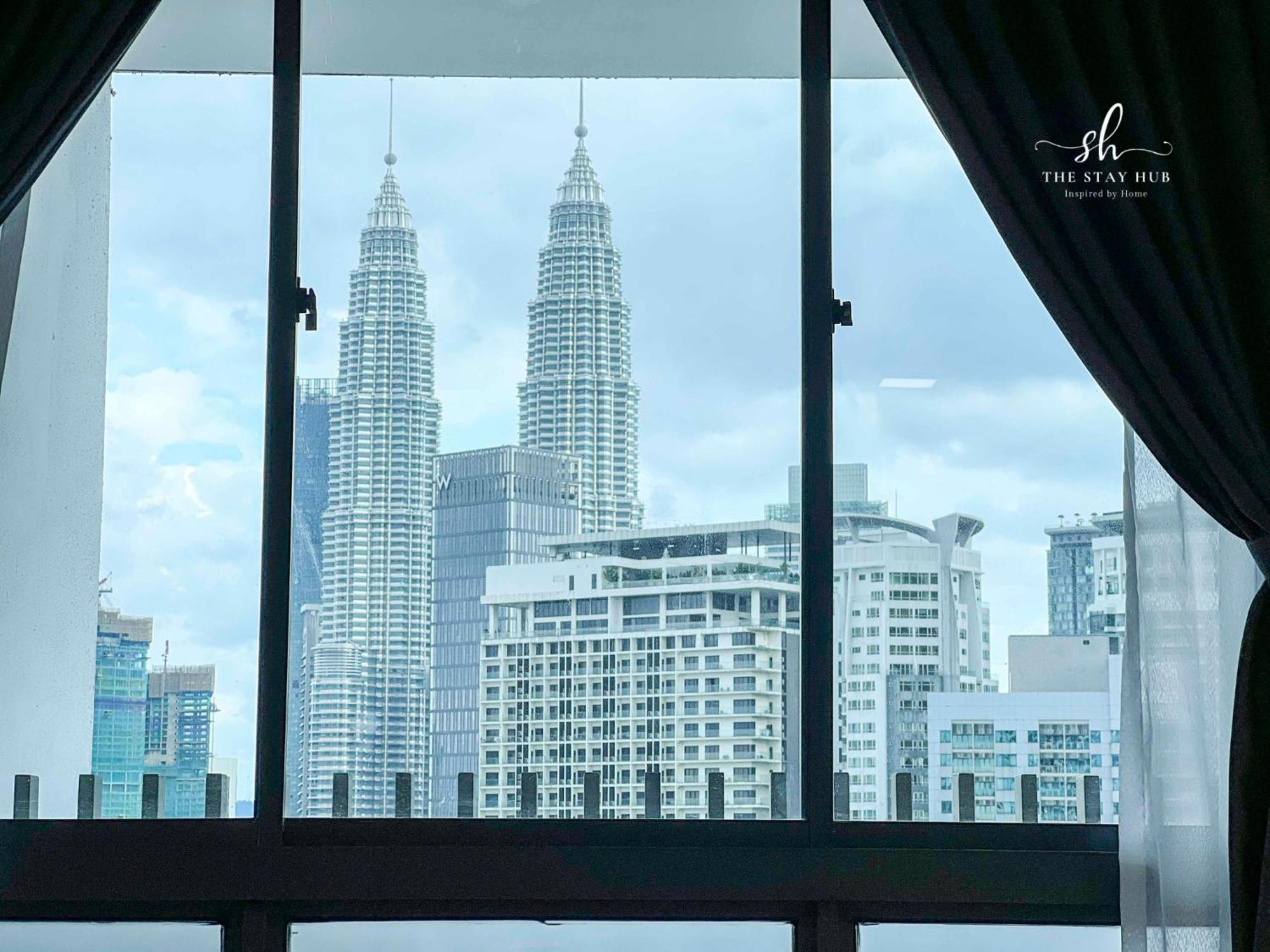 The Luxe Klcc View Sky Pool Apartment Kuala Lumpur Bagian luar foto