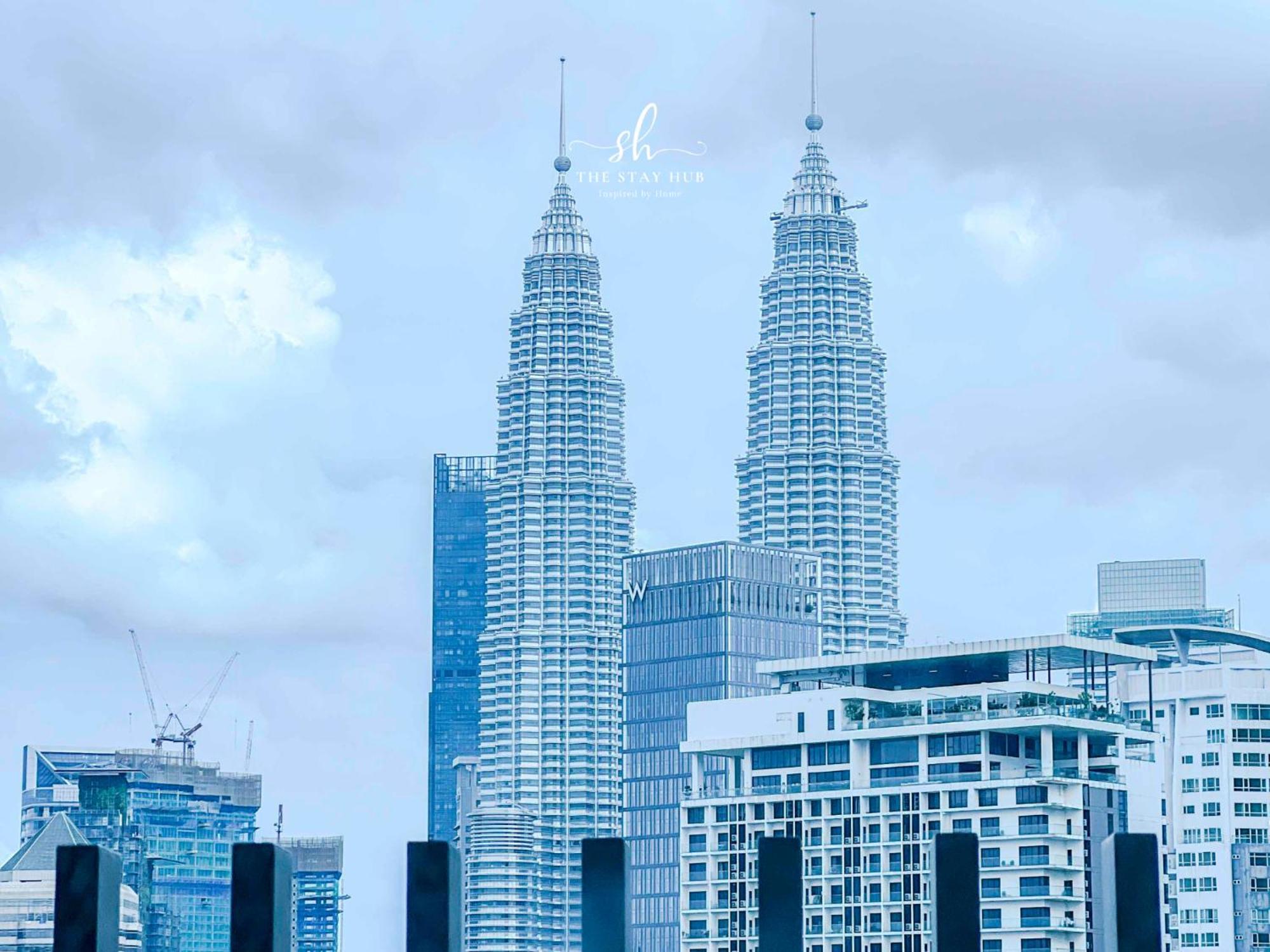 The Luxe Klcc View Sky Pool Apartment Kuala Lumpur Bagian luar foto